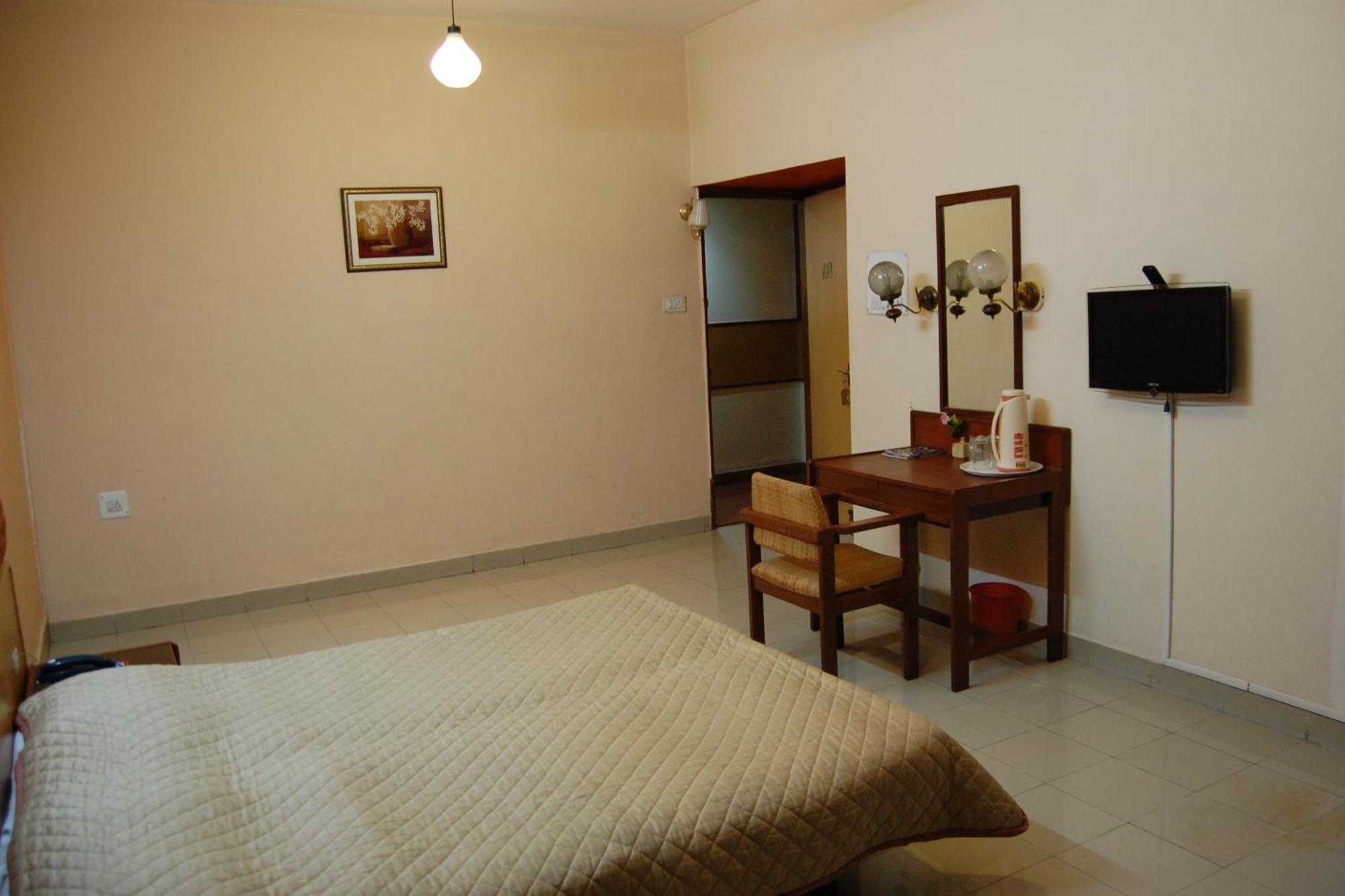 Hotel Raviraj Púna Kültér fotó