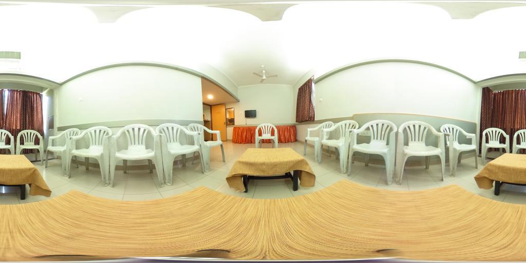 Hotel Raviraj Púna Kültér fotó